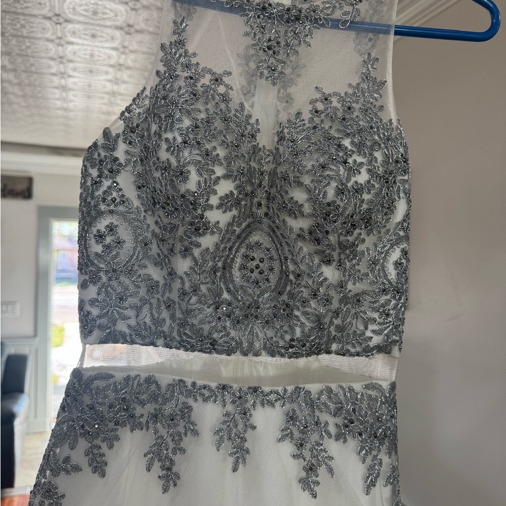 Elegant White and Silver Evening Gown - Picture 5 of 6